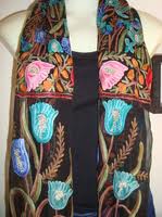 à la mode Broderie Foulards