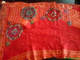 red jamavar scarves